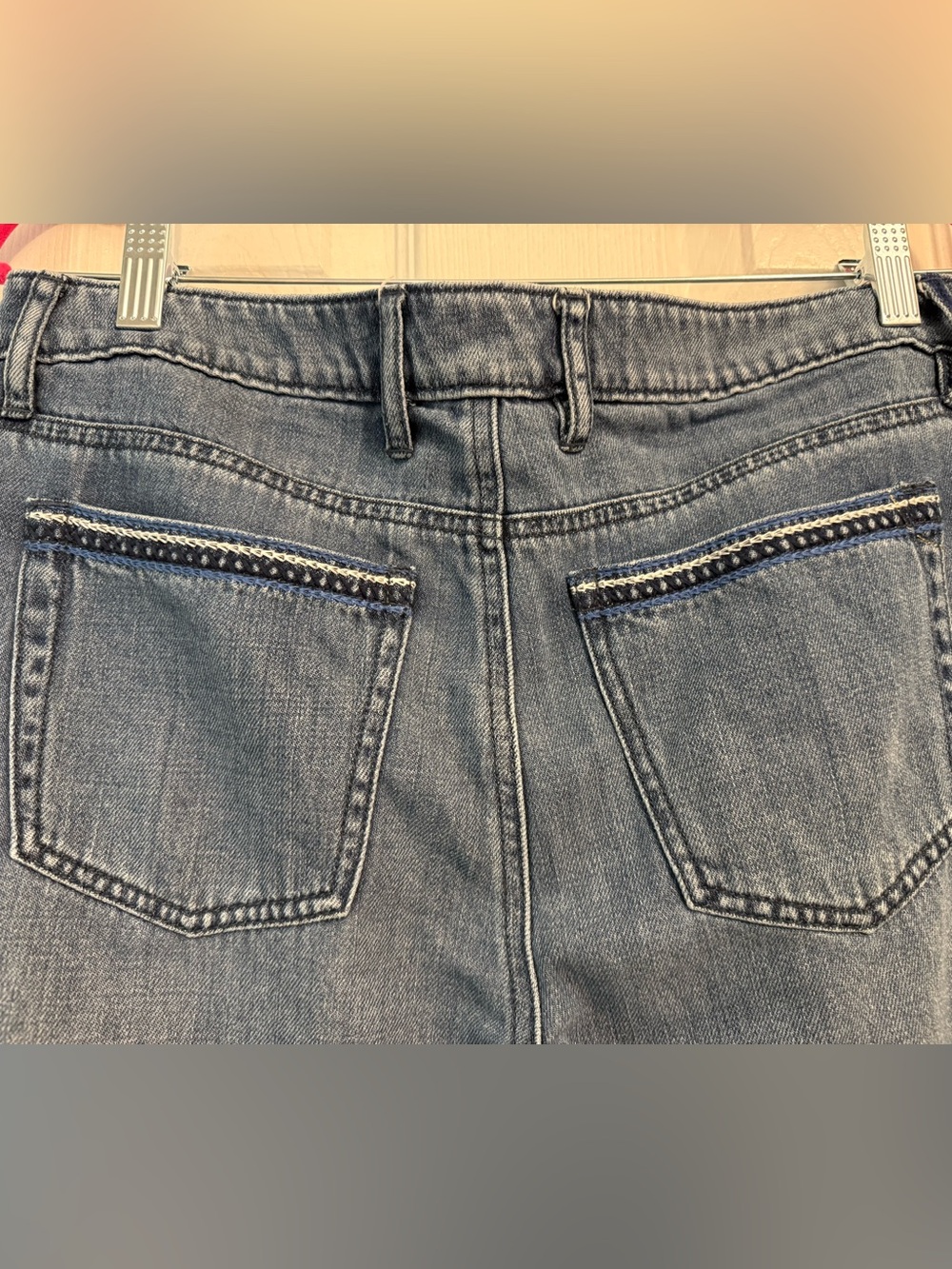 Tommy Bahama Mid-Blue Cropped Jeans with Embroidered Hem - Picture 6 of 12